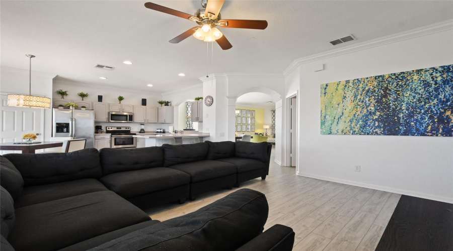 KISSIMMEE, Florida 34747, 6 Bedrooms Bedrooms, ,4 BathroomsBathrooms,Residential,For Sale,BASNETT,0,MFRO6373708