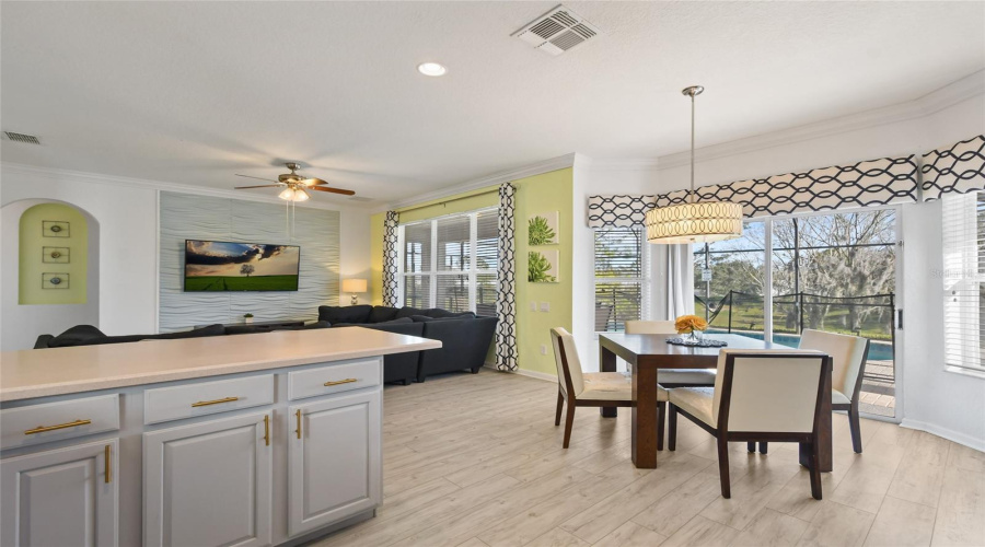 KISSIMMEE, Florida 34747, 6 Bedrooms Bedrooms, ,4 BathroomsBathrooms,Residential,For Sale,BASNETT,0,MFRO6373708