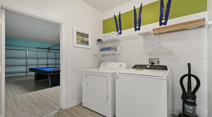 KISSIMMEE, Florida 34747, 6 Bedrooms Bedrooms, ,4 BathroomsBathrooms,Residential,For Sale,BASNETT,0,MFRO6373708