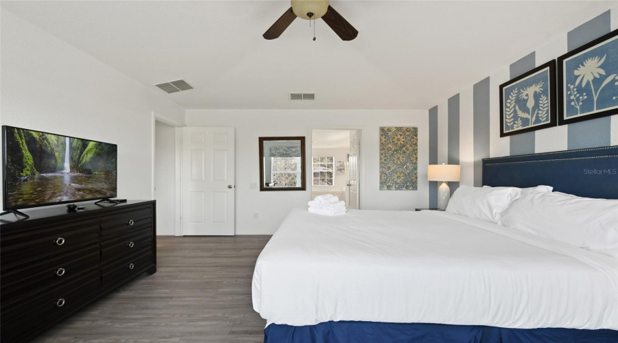 KISSIMMEE, Florida 34747, 6 Bedrooms Bedrooms, ,4 BathroomsBathrooms,Residential,For Sale,BASNETT,0,MFRO6373708