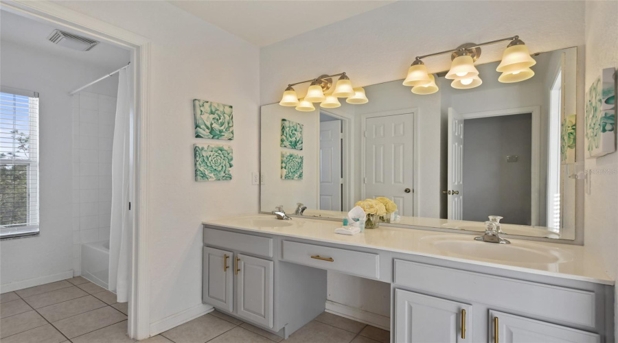 KISSIMMEE, Florida 34747, 6 Bedrooms Bedrooms, ,4 BathroomsBathrooms,Residential,For Sale,BASNETT,0,MFRO6373708