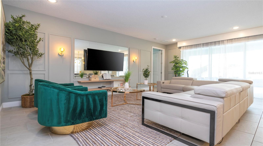 KISSIMMEE, Florida 34747, 8 Bedrooms Bedrooms, ,6 BathroomsBathrooms,Residential,For Sale,WESTLAND,0,MFRO6373031