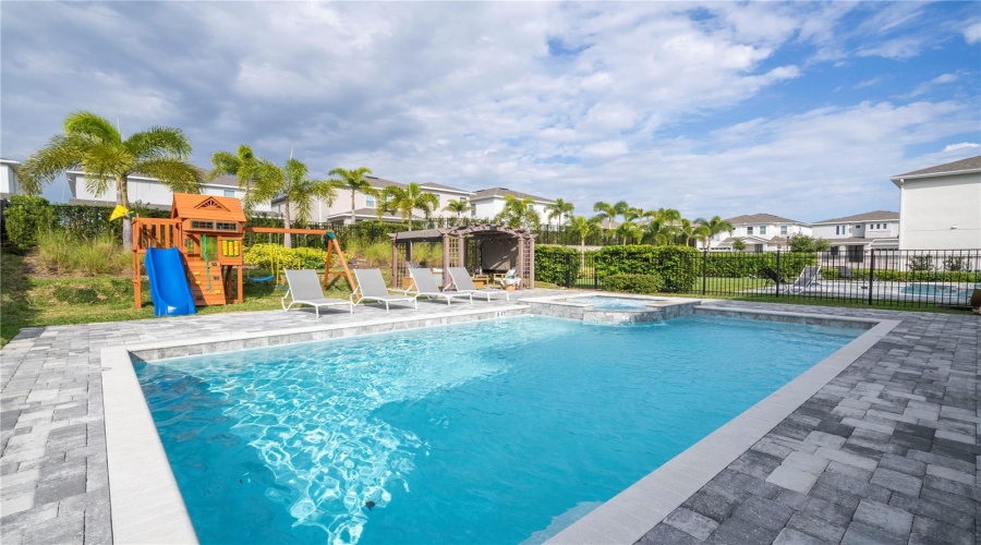 KISSIMMEE, Florida 34747, 8 Bedrooms Bedrooms, ,6 BathroomsBathrooms,Residential,For Sale,WESTLAND,0,MFRO6373031