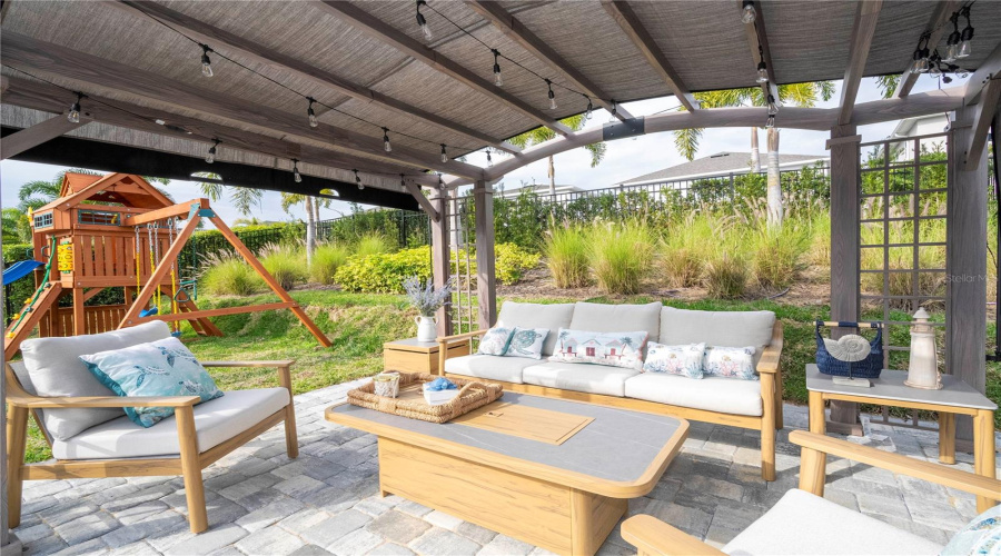 KISSIMMEE, Florida 34747, 8 Bedrooms Bedrooms, ,6 BathroomsBathrooms,Residential,For Sale,WESTLAND,0,MFRO6373031