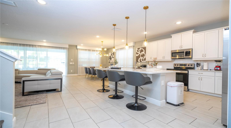 KISSIMMEE, Florida 34747, 8 Bedrooms Bedrooms, ,6 BathroomsBathrooms,Residential,For Sale,WESTLAND,0,MFRO6373031