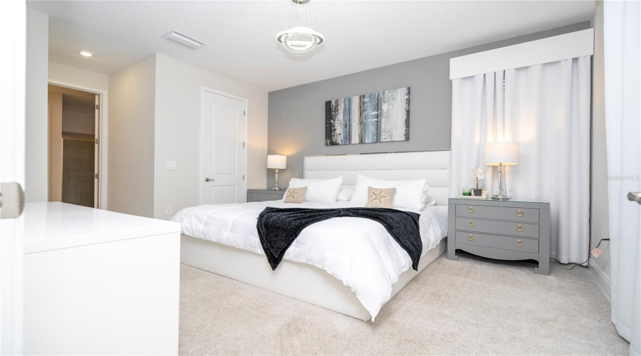 KISSIMMEE, Florida 34747, 8 Bedrooms Bedrooms, ,6 BathroomsBathrooms,Residential,For Sale,WESTLAND,0,MFRO6373031