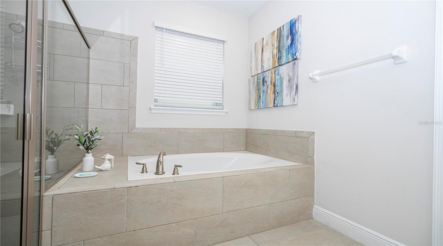 KISSIMMEE, Florida 34747, 8 Bedrooms Bedrooms, ,6 BathroomsBathrooms,Residential,For Sale,WESTLAND,0,MFRO6373031