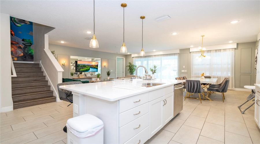 KISSIMMEE, Florida 34747, 8 Bedrooms Bedrooms, ,6 BathroomsBathrooms,Residential,For Sale,WESTLAND,0,MFRO6373031