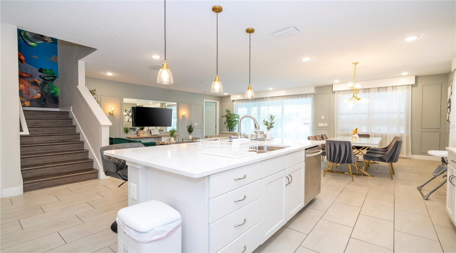 KISSIMMEE, Florida 34747, 8 Bedrooms Bedrooms, ,6 BathroomsBathrooms,Residential,For Sale,WESTLAND,0,MFRO6373031