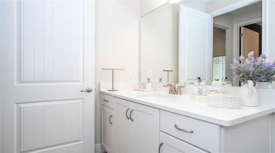 KISSIMMEE, Florida 34747, 8 Bedrooms Bedrooms, ,6 BathroomsBathrooms,Residential,For Sale,WESTLAND,0,MFRO6373031