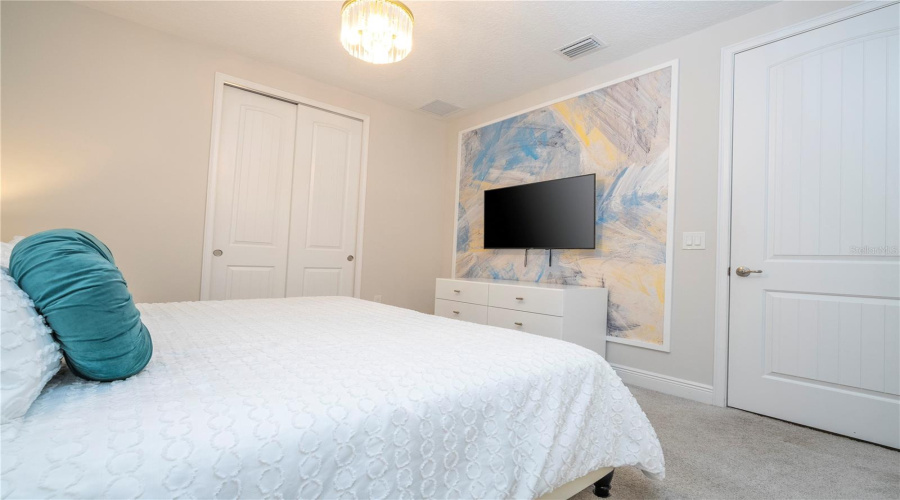 KISSIMMEE, Florida 34747, 8 Bedrooms Bedrooms, ,6 BathroomsBathrooms,Residential,For Sale,WESTLAND,0,MFRO6373031