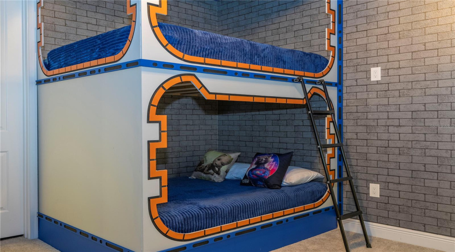 KISSIMMEE, Florida 34747, 8 Bedrooms Bedrooms, ,6 BathroomsBathrooms,Residential,For Sale,WESTLAND,0,MFRO6373031