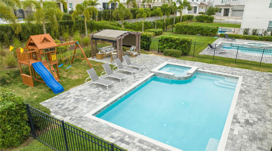 KISSIMMEE, Florida 34747, 8 Bedrooms Bedrooms, ,6 BathroomsBathrooms,Residential,For Sale,WESTLAND,0,MFRO6373031