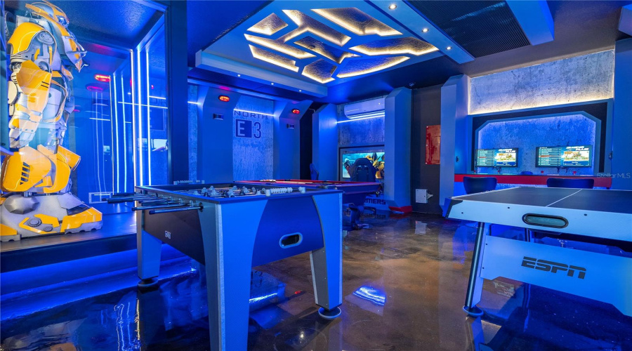 KISSIMMEE, Florida 34747, 8 Bedrooms Bedrooms, ,6 BathroomsBathrooms,Residential,For Sale,WESTLAND,0,MFRO6373031