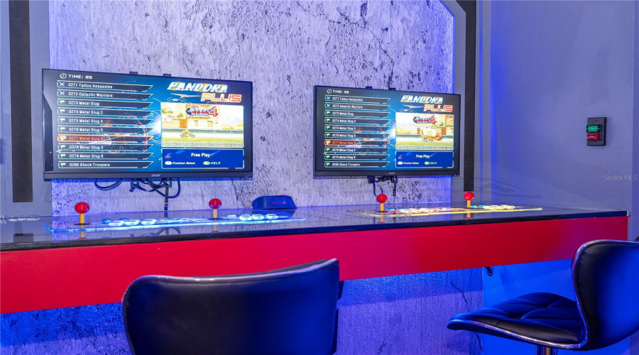 KISSIMMEE, Florida 34747, 8 Bedrooms Bedrooms, ,6 BathroomsBathrooms,Residential,For Sale,WESTLAND,0,MFRO6373031