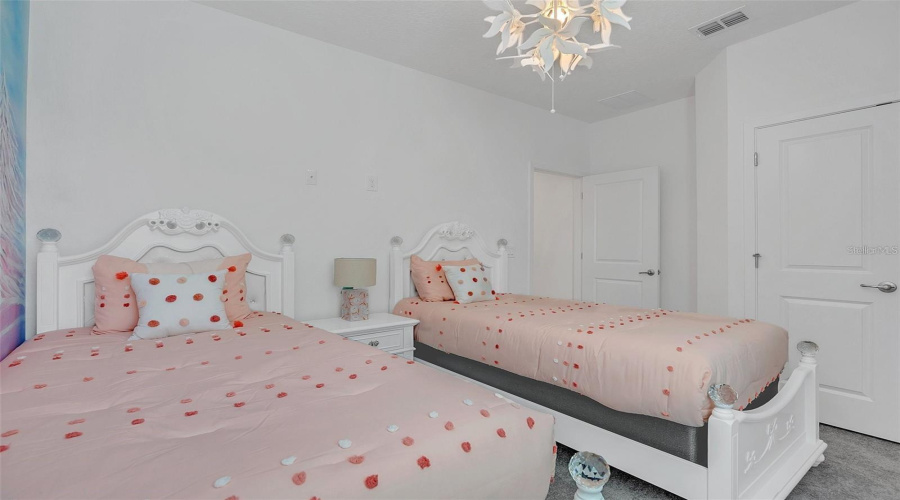 KISSIMMEE, Florida 34746, 8 Bedrooms Bedrooms, ,5 BathroomsBathrooms,Residential,For Sale,SHANTI,0,MFRO6373995