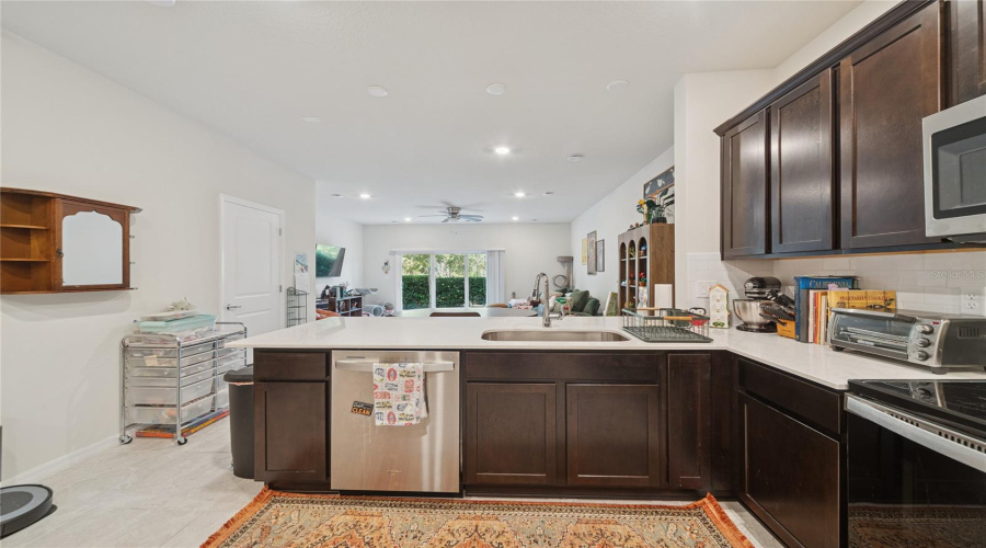 KISSIMMEE, Florida 34746, 3 Bedrooms Bedrooms, ,2 BathroomsBathrooms,Residential,For Sale,SPARKLING SHELL,0,MFRO6373996