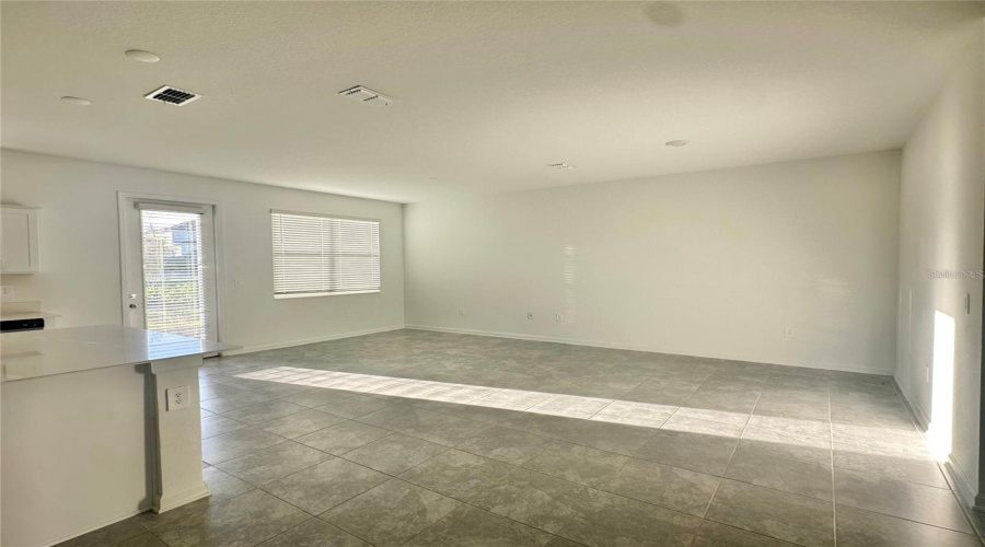 DAVENPORT, Florida 33896, 3 Bedrooms Bedrooms, ,2 BathroomsBathrooms,Residential,For Sale,BOGEY,0,MFRS5141635