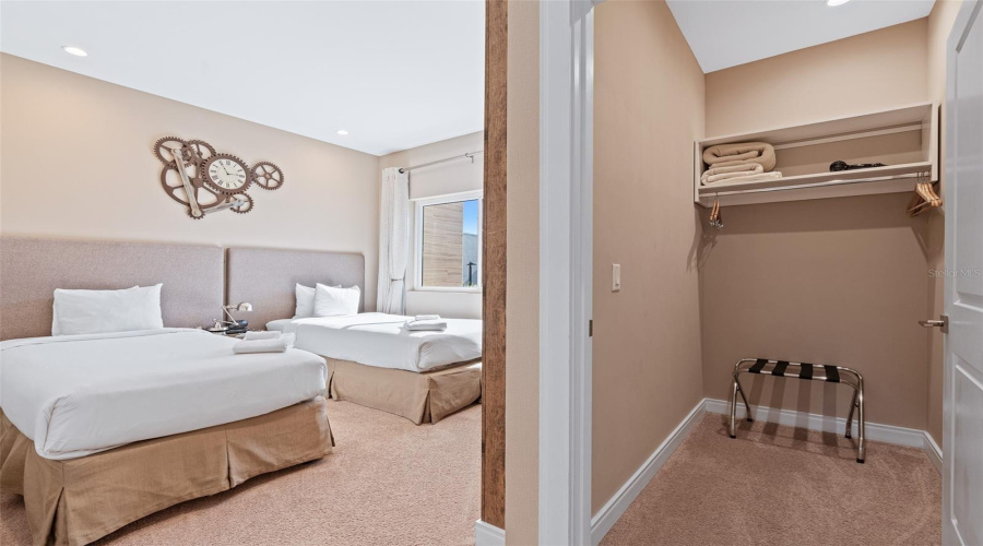 KISSIMMEE, Florida 34747, 4 Bedrooms Bedrooms, ,4 BathroomsBathrooms,Residential,For Sale,BLEECKER,0,MFRO6373551