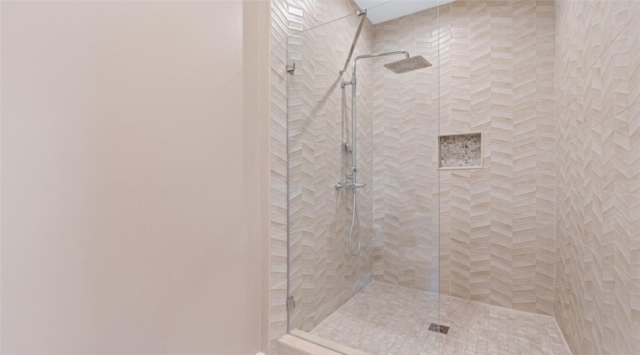 KISSIMMEE, Florida 34747, 4 Bedrooms Bedrooms, ,4 BathroomsBathrooms,Residential,For Sale,BLEECKER,0,MFRO6373551