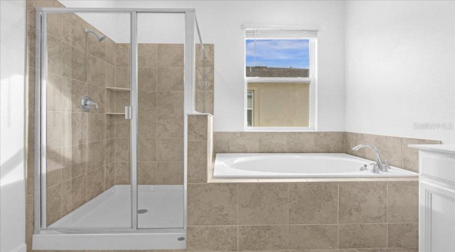 DAVENPORT, Florida 33896, 3 Bedrooms Bedrooms, ,2 BathroomsBathrooms,Residential,For Sale,CABOT CLIFFS,0,MFRS5141590