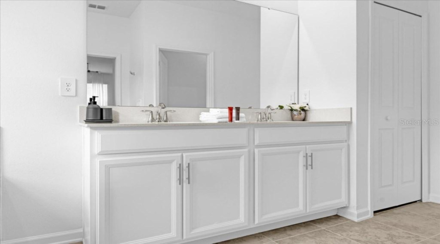 DAVENPORT, Florida 33896, 3 Bedrooms Bedrooms, ,2 BathroomsBathrooms,Residential,For Sale,CABOT CLIFFS,0,MFRS5141590