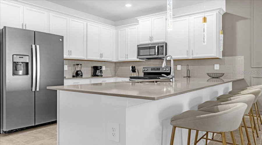 DAVENPORT, Florida 33896, 3 Bedrooms Bedrooms, ,2 BathroomsBathrooms,Residential,For Sale,CABOT CLIFFS,0,MFRS5141590