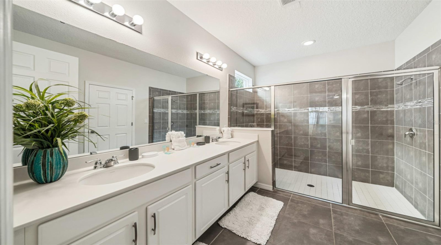 KISSIMMEE, Florida 34747, 7 Bedrooms Bedrooms, ,7 BathroomsBathrooms,Residential,For Sale,SUNSHINE RIDGE,0,MFRO6373418