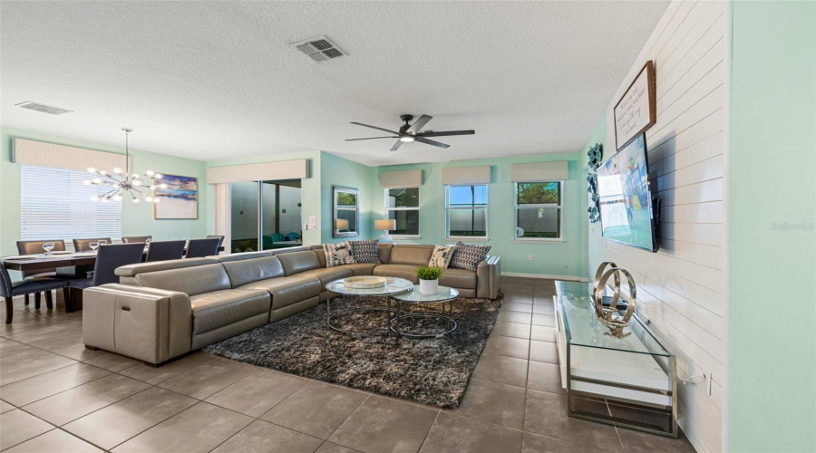 KISSIMMEE, Florida 34747, 7 Bedrooms Bedrooms, ,7 BathroomsBathrooms,Residential,For Sale,SUNSHINE RIDGE,0,MFRO6373418