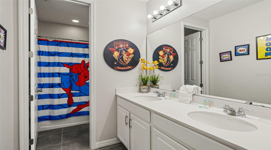 KISSIMMEE, Florida 34747, 7 Bedrooms Bedrooms, ,7 BathroomsBathrooms,Residential,For Sale,SUNSHINE RIDGE,0,MFRO6373418