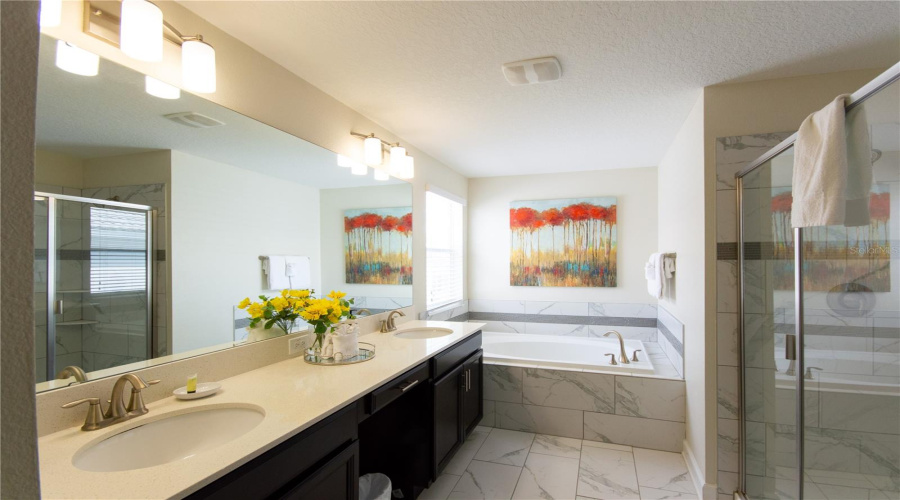 DAVENPORT, Florida 33896, 6 Bedrooms Bedrooms, ,5 BathroomsBathrooms,Residential,For Sale,MULLIGAN,0,MFRO6297920