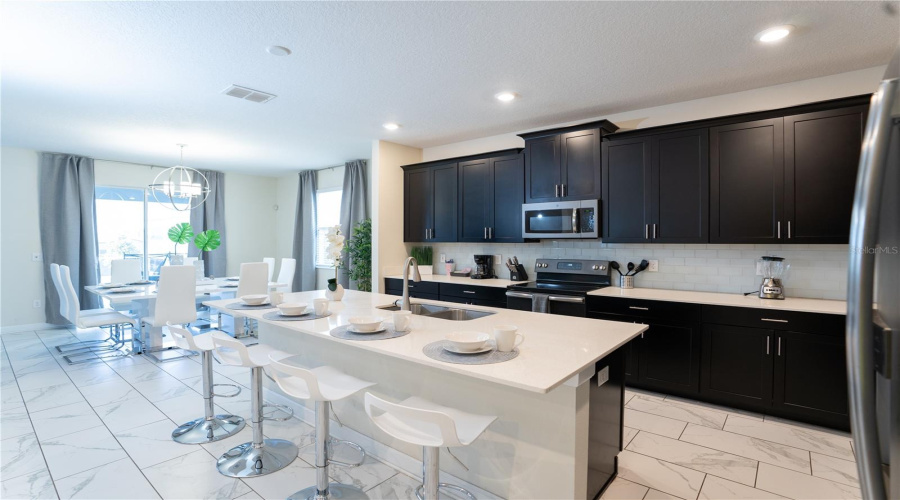 DAVENPORT, Florida 33896, 6 Bedrooms Bedrooms, ,5 BathroomsBathrooms,Residential,For Sale,MULLIGAN,0,MFRO6297920