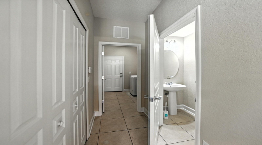 DAVENPORT, Florida 33896, 3 Bedrooms Bedrooms, ,2 BathroomsBathrooms,Residential,For Sale,RIVERDALE,0,MFRO6332197