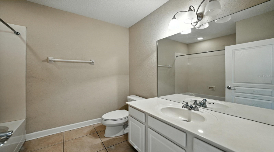 DAVENPORT, Florida 33896, 3 Bedrooms Bedrooms, ,2 BathroomsBathrooms,Residential,For Sale,RIVERDALE,0,MFRO6332197
