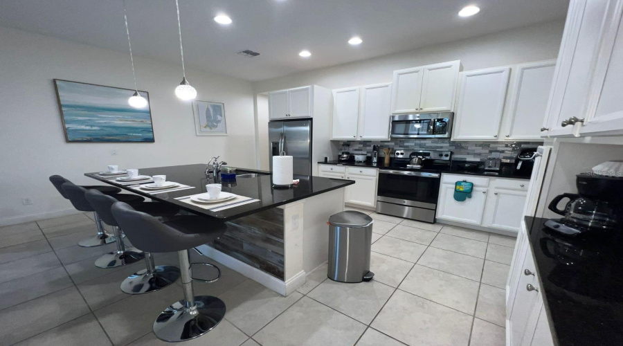 DAVENPORT, Florida 33896, 5 Bedrooms Bedrooms, ,4 BathroomsBathrooms,Residential,For Sale,CAPTIVA,0,MFRO6359334