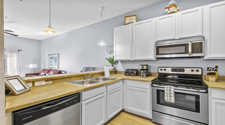 DAVENPORT, Florida 33897, 3 Bedrooms Bedrooms, ,2 BathroomsBathrooms,Residential,For Sale,RUM,0,MFRO6374284