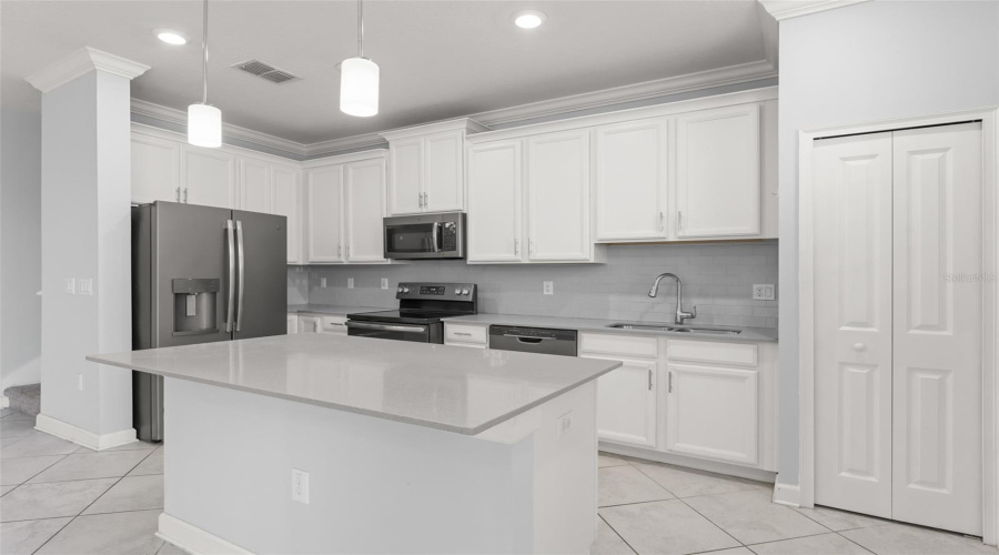 DAVENPORT, Florida 33896, 3 Bedrooms Bedrooms, ,2 BathroomsBathrooms,Residential,For Sale,ROYAL ST GEORGE,0,MFRO6370100