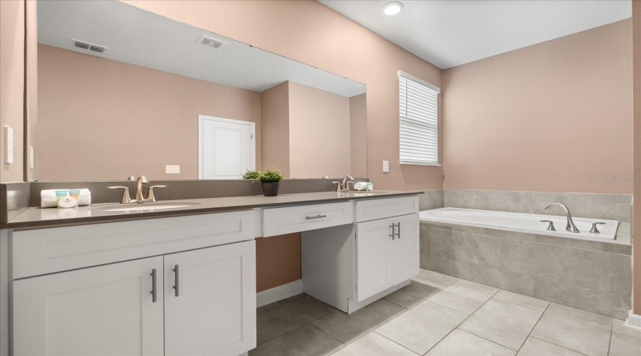 KISSIMMEE, Florida 34746, 5 Bedrooms Bedrooms, ,5 BathroomsBathrooms,Residential,For Sale,RHYME,0,MFRO6373825