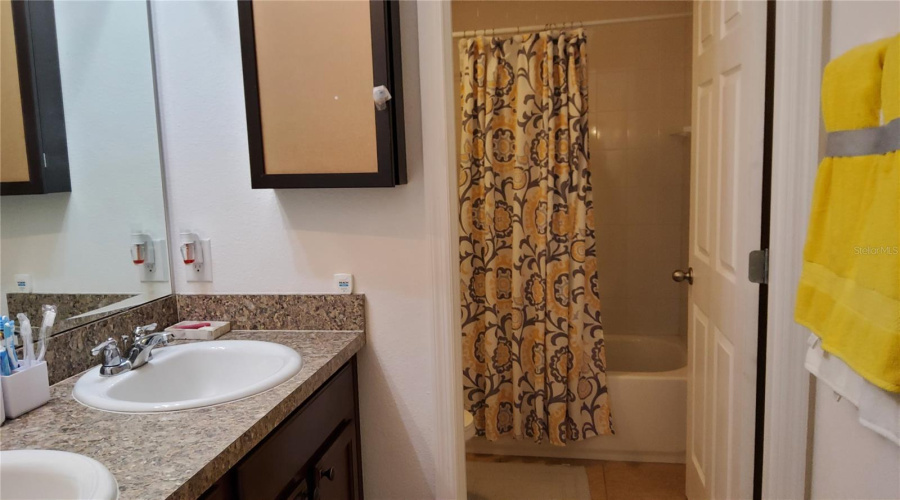 DAVENPORT, Florida 33837, 5 Bedrooms Bedrooms, ,2 BathroomsBathrooms,Residential,For Sale,GRANADA,0,MFRO6374174