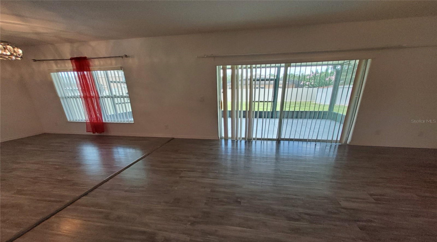 Davenport, Florida 33837, 5 Bedrooms Bedrooms, ,2 Bathroomsbathrooms,Residential,For Sale,Granada,0,Mfro6374174