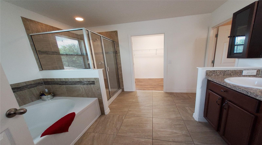 Davenport, Florida 33837, 5 Bedrooms Bedrooms, ,2 Bathroomsbathrooms,Residential,For Sale,Granada,0,Mfro6374174