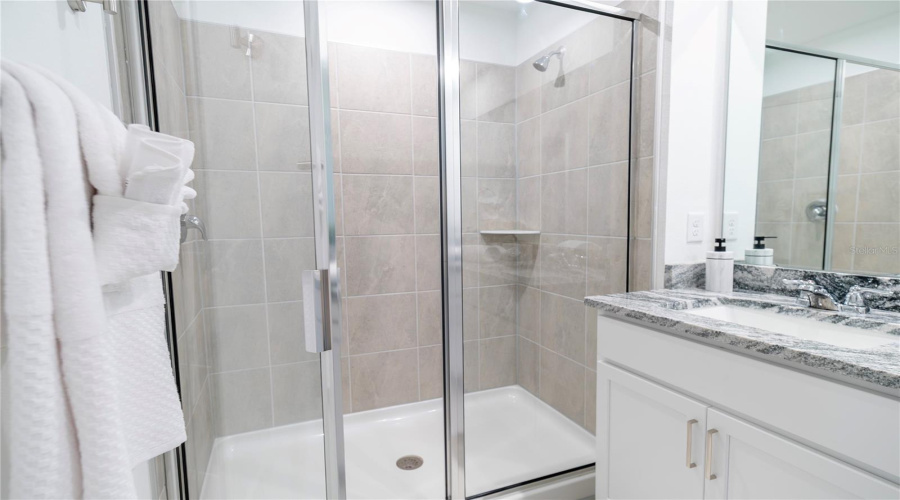 KISSIMMEE, Florida 34747, 4 Bedrooms Bedrooms, ,4 BathroomsBathrooms,Residential,For Sale,DISTANT SUN,0,MFRO6374088