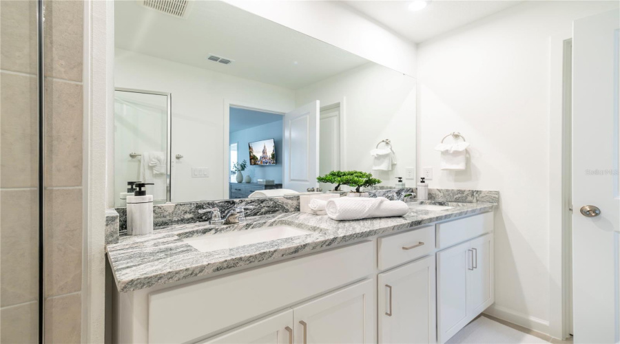 KISSIMMEE, Florida 34747, 4 Bedrooms Bedrooms, ,4 BathroomsBathrooms,Residential,For Sale,DISTANT SUN,0,MFRO6374088