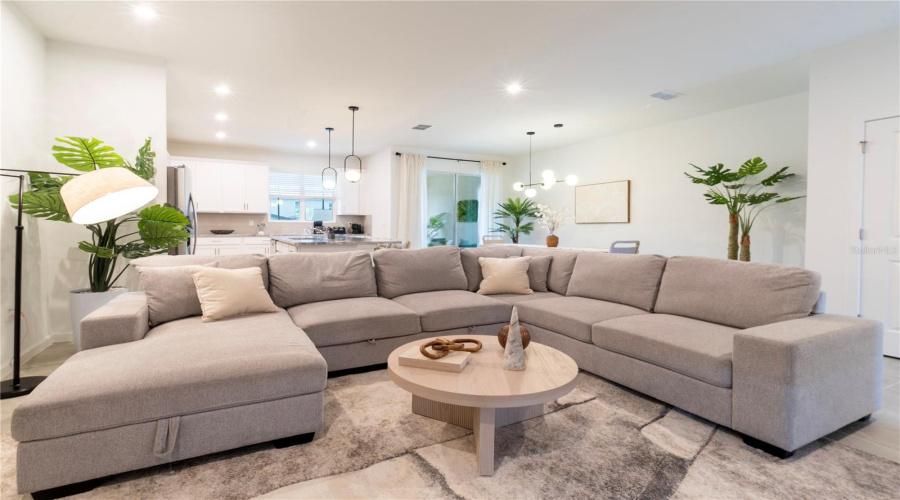 KISSIMMEE, Florida 34747, 4 Bedrooms Bedrooms, ,4 BathroomsBathrooms,Residential,For Sale,DISTANT SUN,0,MFRO6374088