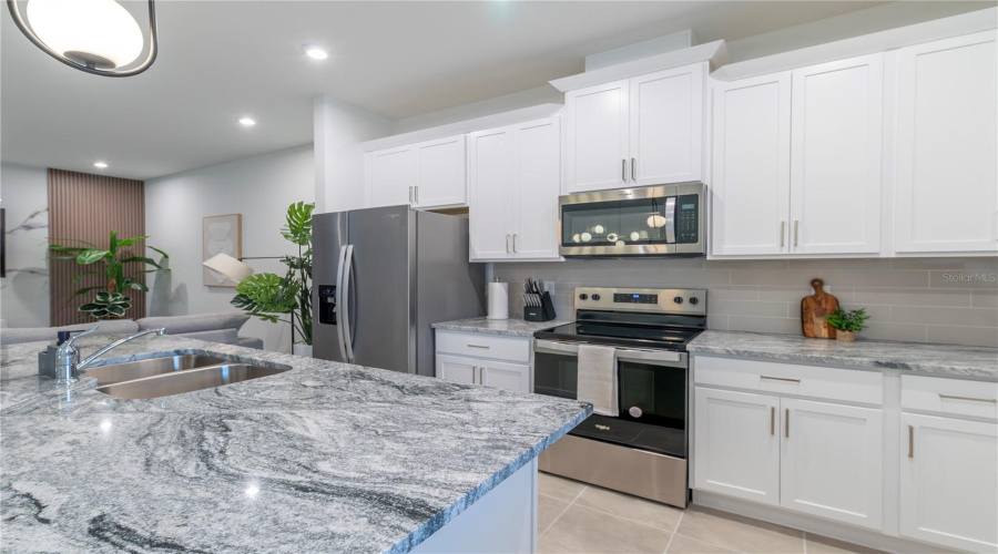 KISSIMMEE, Florida 34747, 4 Bedrooms Bedrooms, ,4 BathroomsBathrooms,Residential,For Sale,DISTANT SUN,0,MFRO6374088