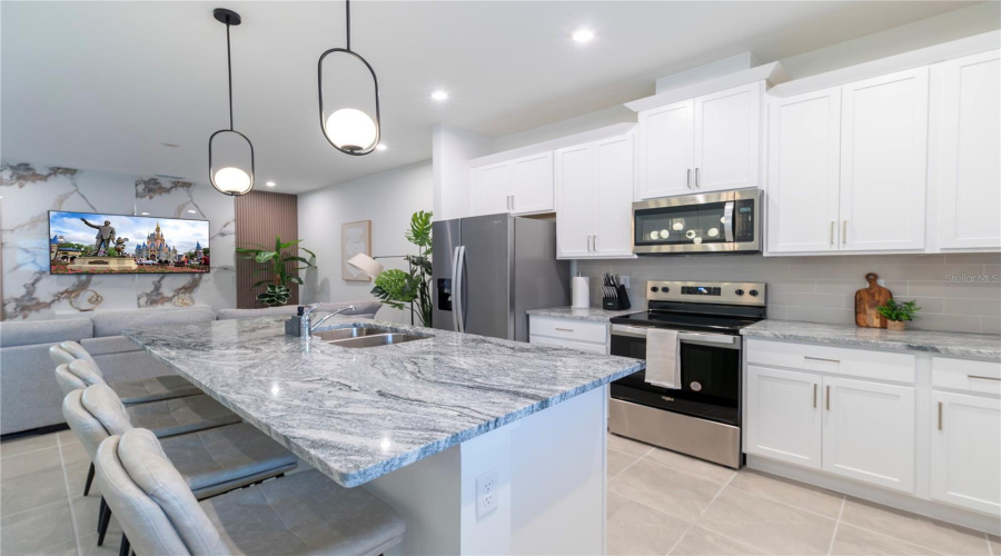 KISSIMMEE, Florida 34747, 4 Bedrooms Bedrooms, ,4 BathroomsBathrooms,Residential,For Sale,DISTANT SUN,0,MFRO6374088