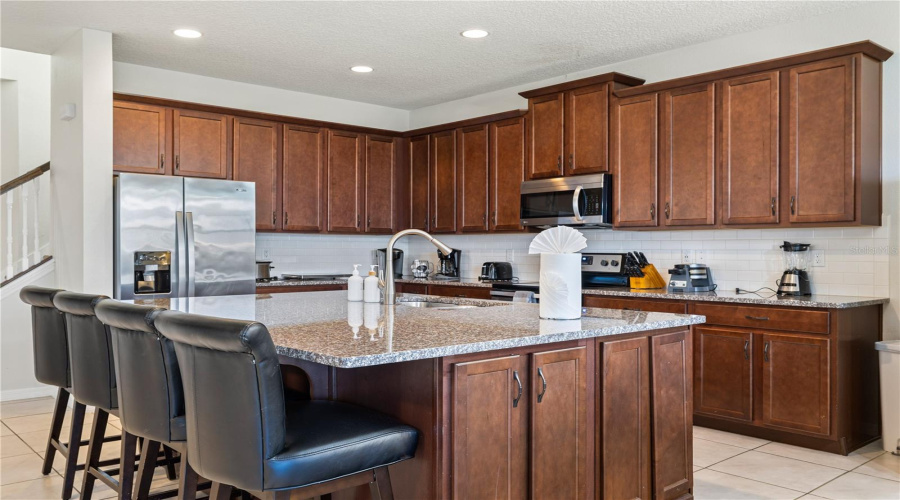 KISSIMMEE, Florida 34747, 9 Bedrooms Bedrooms, ,6 BathroomsBathrooms,Residential,For Sale,CARIBBEAN VIEW,0,MFRO6374182