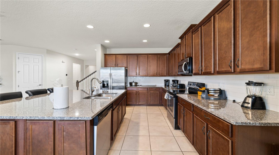 KISSIMMEE, Florida 34747, 9 Bedrooms Bedrooms, ,6 BathroomsBathrooms,Residential,For Sale,CARIBBEAN VIEW,0,MFRO6374182