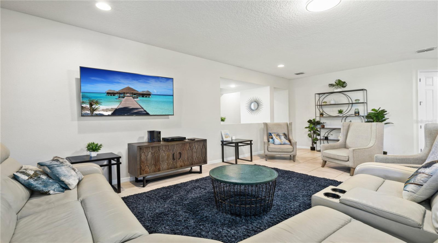 KISSIMMEE, Florida 34747, 9 Bedrooms Bedrooms, ,6 BathroomsBathrooms,Residential,For Sale,CARIBBEAN VIEW,0,MFRO6374182