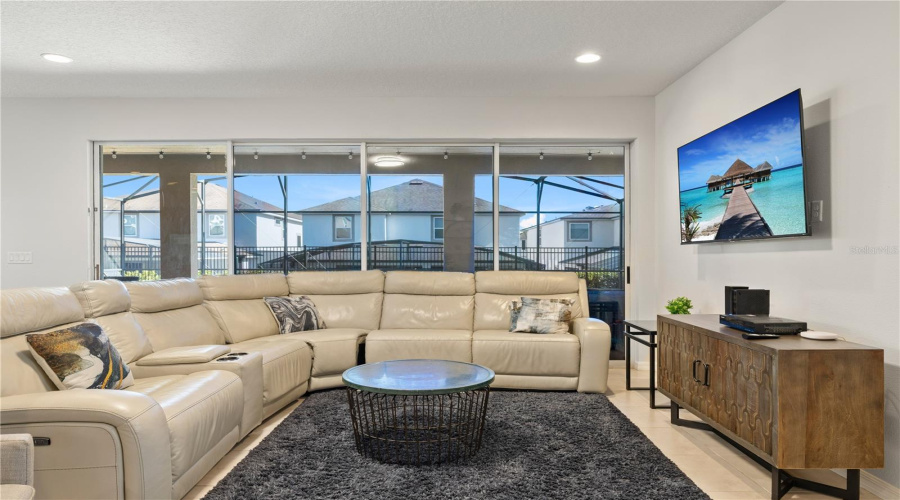 KISSIMMEE, Florida 34747, 9 Bedrooms Bedrooms, ,6 BathroomsBathrooms,Residential,For Sale,CARIBBEAN VIEW,0,MFRO6374182